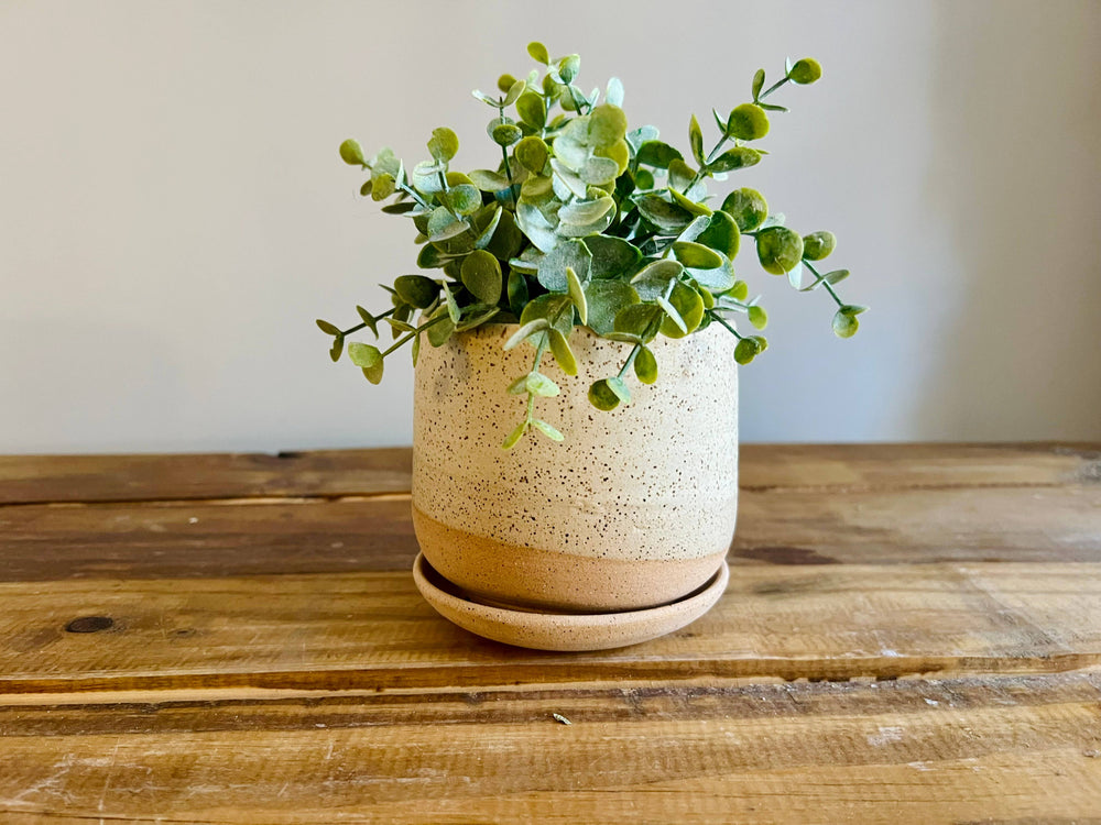 Handmade Ceramic Planter with Saucer – Wide Bottom: Speckled sand / Medium