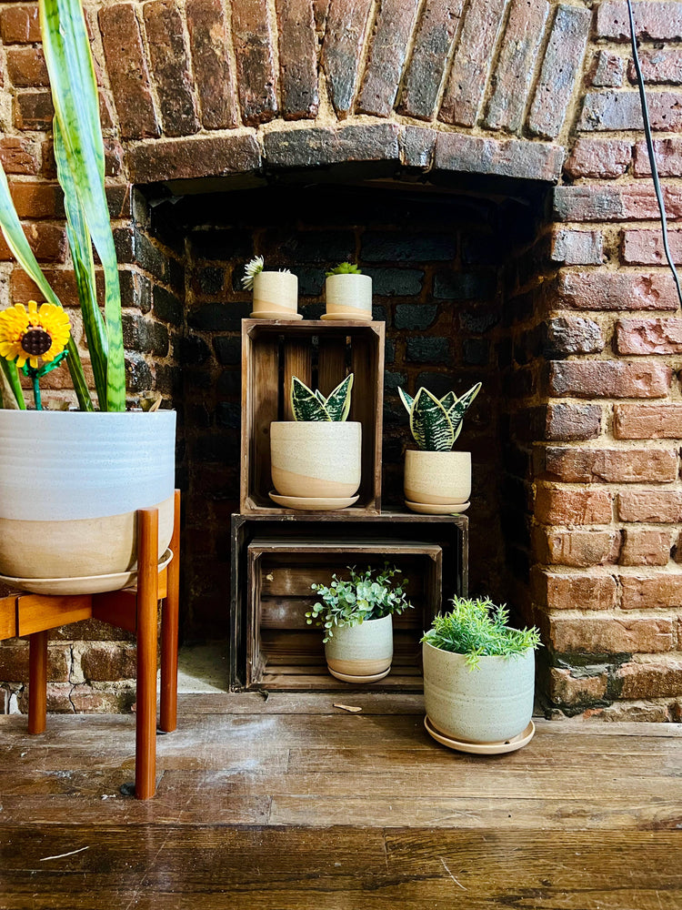 Handmade Ceramic Planter with Saucer – Wide Bottom: Speckled sand / Medium