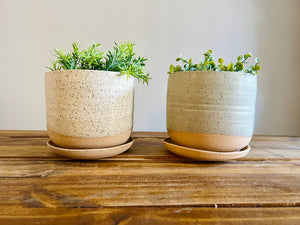 Handmade Ceramic Planter with Saucer – Wide Bottom: Speckled sand / Medium